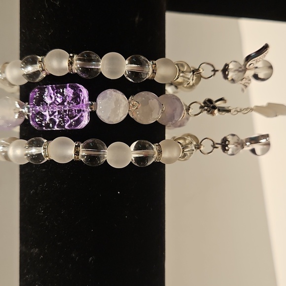 3 Lavender Tone, White & Clear Beads w/ Silvertone Accents Stretch Bracelets. - Picture 2 of 14